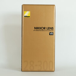 Nikon AF-S NIKKOR 28-300mm f/3.5-5.6G ED VR