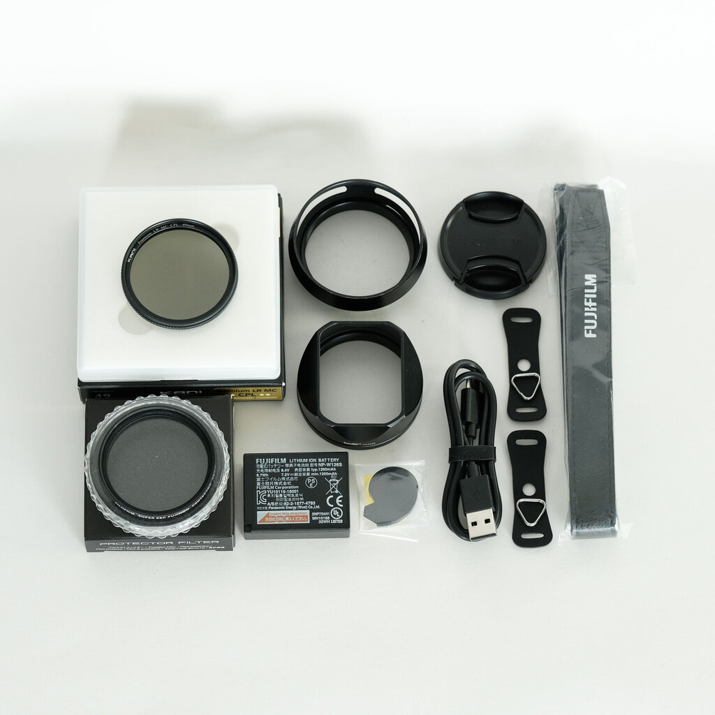 FUJIFILM X100V ブラック