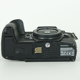 OLYMPUS OM-D E-M1 Mark II