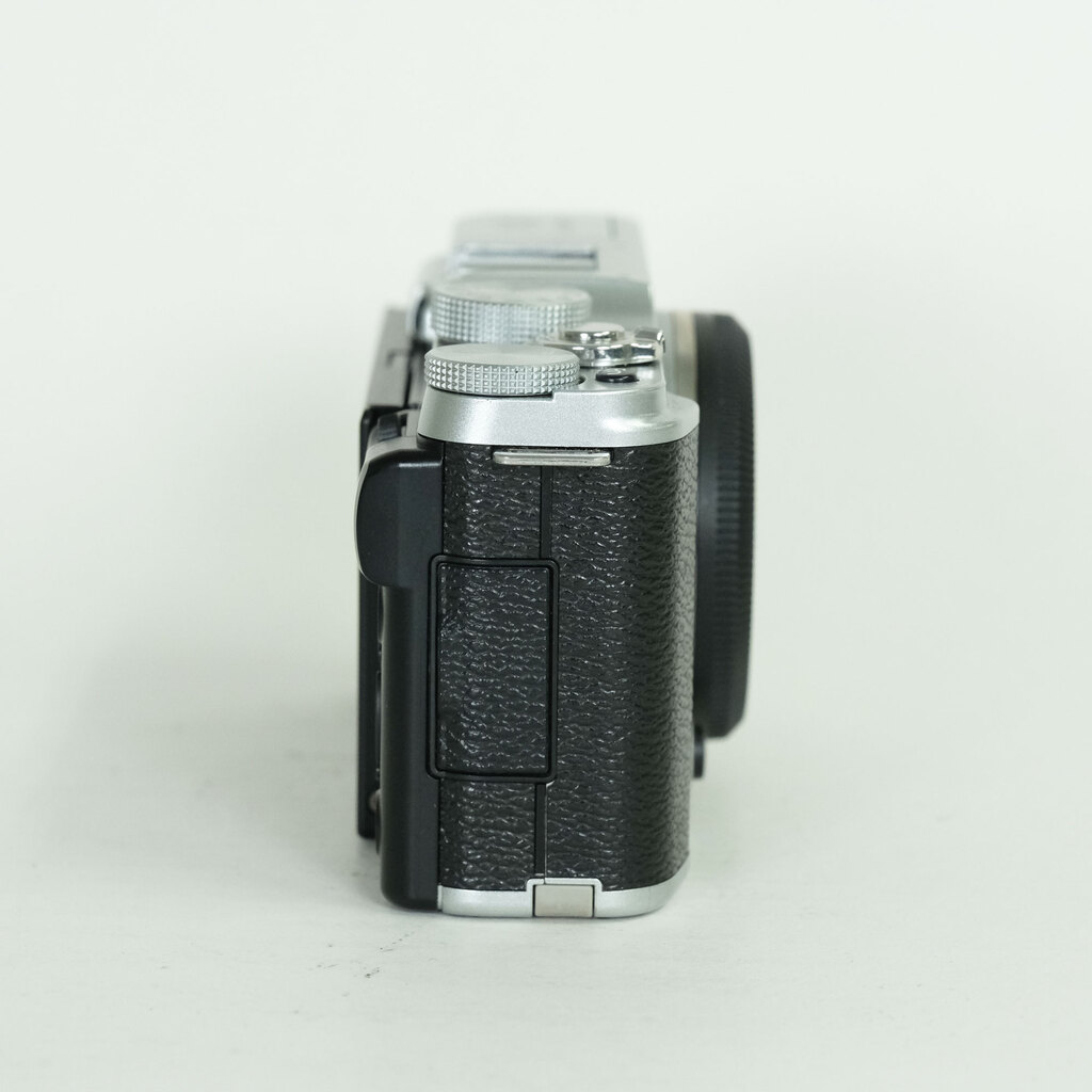 FUJIFILM X-A2 ボディ シルバー