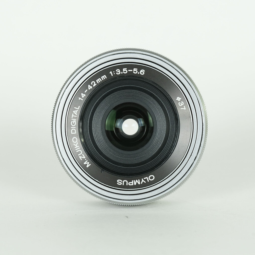 OLYMPUS M.ZUIKO DIGITAL ED 14-42mm F3.5-5.6 EZ シルバー