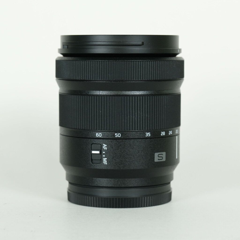 Panasonic LUMIX S 20-60mm F3.5-5.6 Panasonic LUMIX S 20-60mm F3.5-5.6