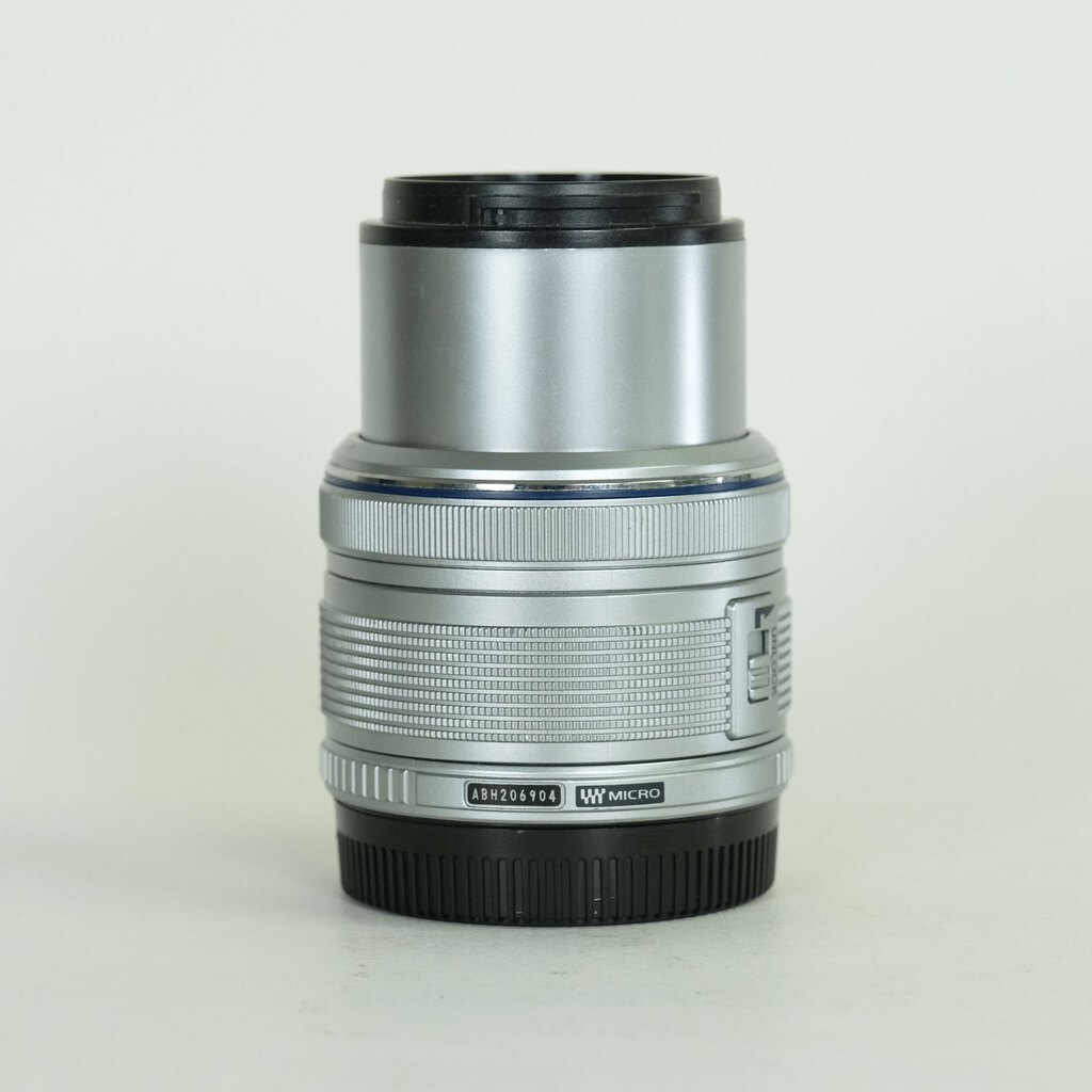 OLYMPUS M.ZUIKO DIGITAL 14-42mm F3.5-5.6IIR シルバー