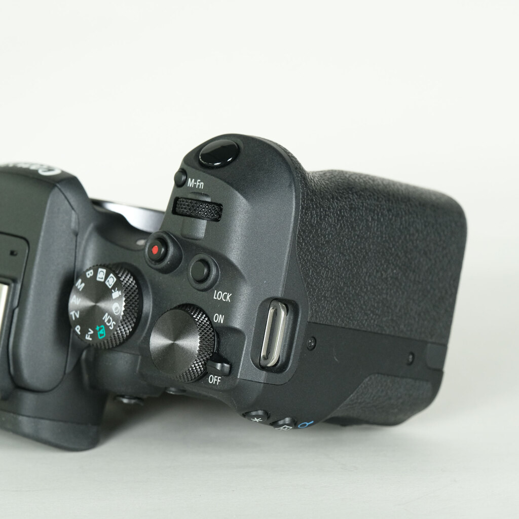 Canon EOS R10