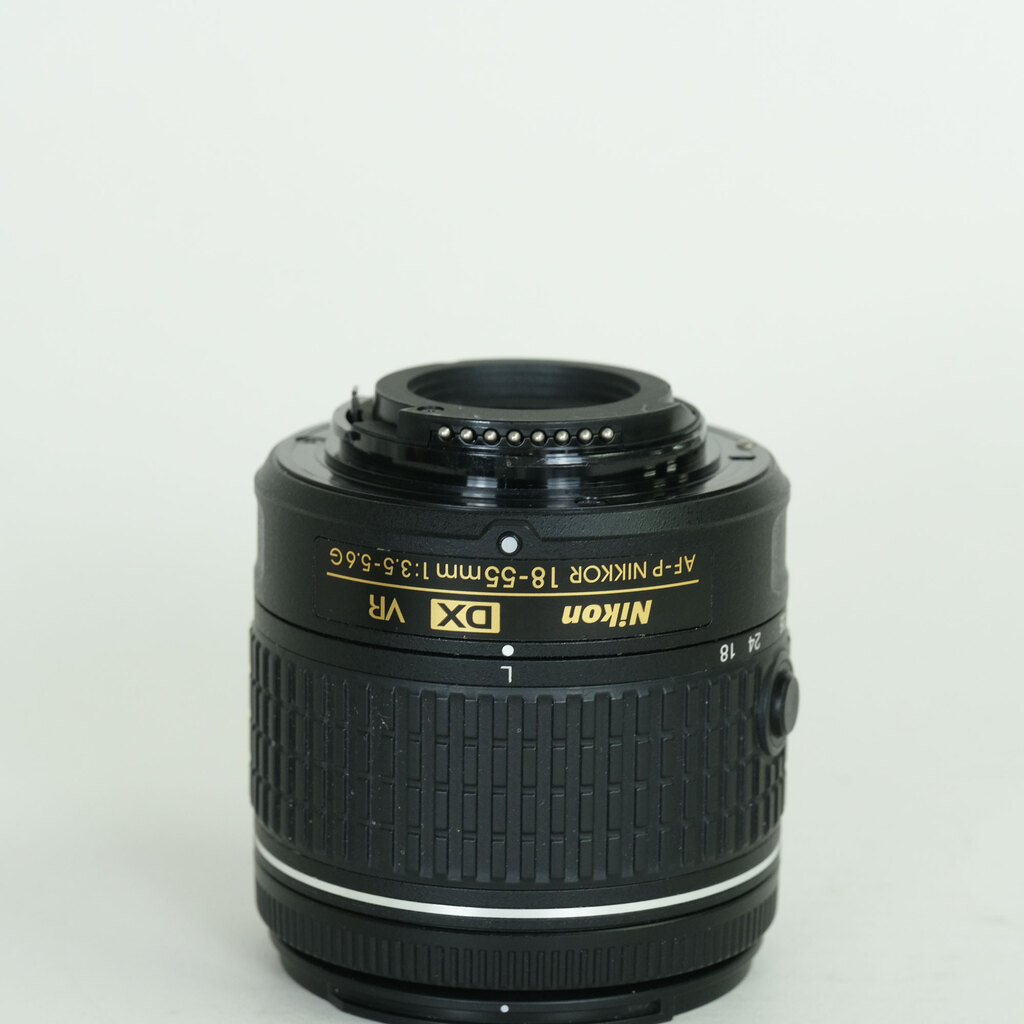 Nikon AF-P DX NIKKOR 18-55mm F3.5-5.6G VR Nikon AF-P DX NIKKOR 18-55mm F3.5-5.6G VR