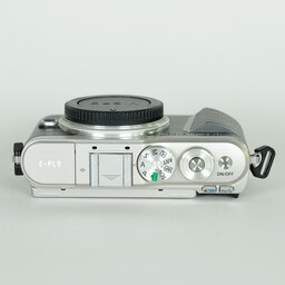 OLYMPUS PEN E-PL9
