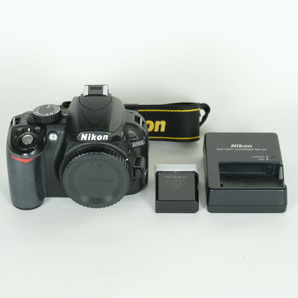 Nikon D3100 ボディ