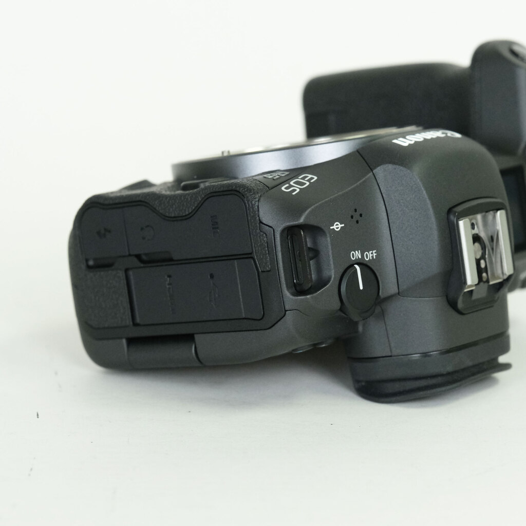 Canon EOS R5 Canon EOS R5