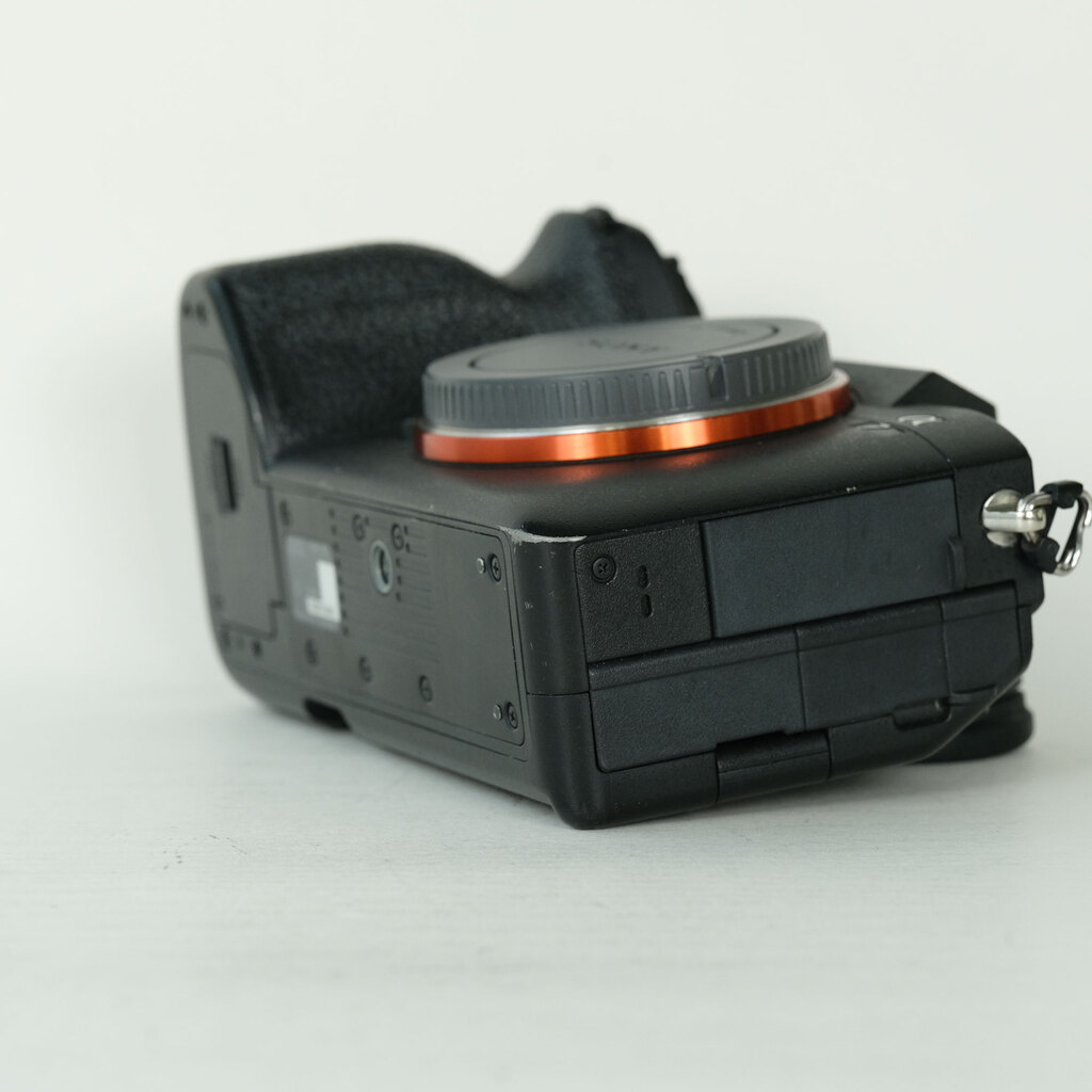 中古　α7 IV　ILCE-7M4　シャッター回数、約3,300枚 SONY α7 IV（ILCE-7M4）の出品 | ONE SCENE（ワンシーン）