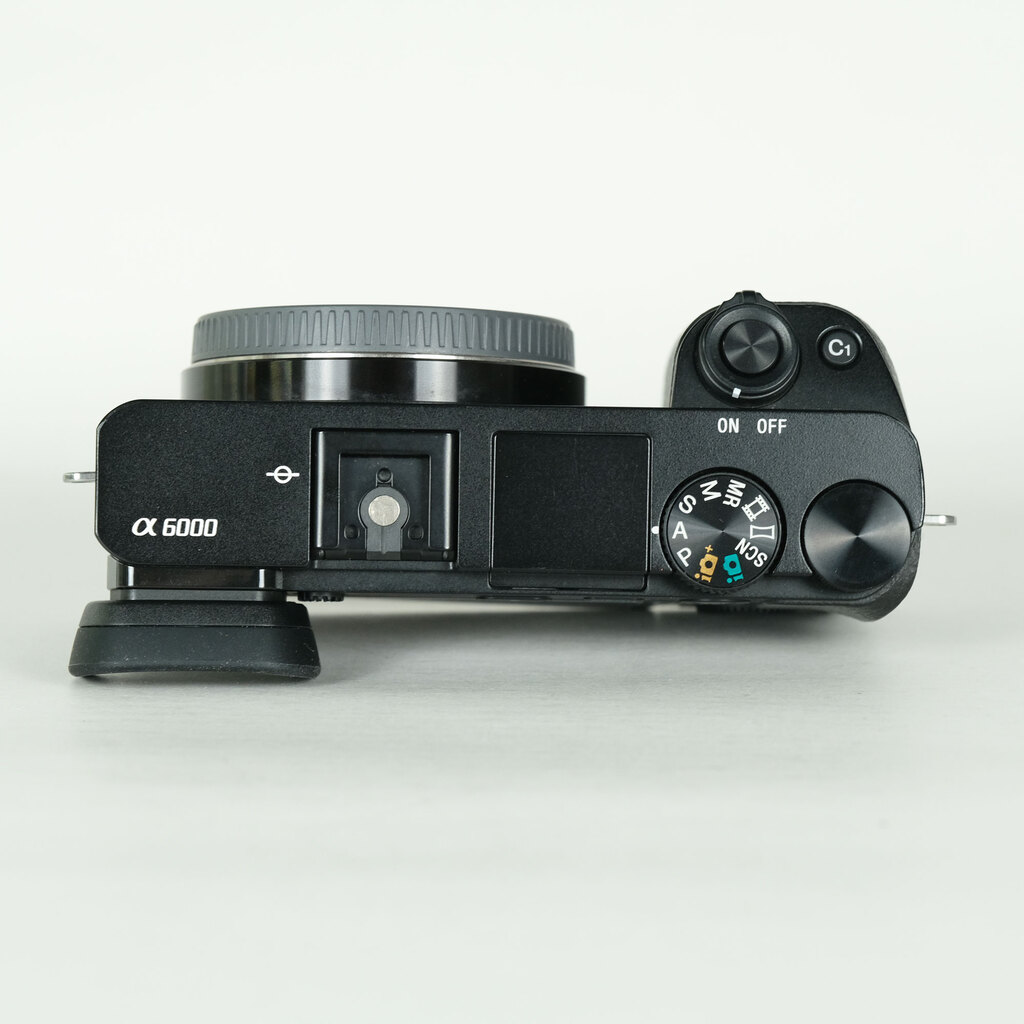 SONY α6000（ILCE-6000）の出品 | ONE SCENE（ワンシーン）