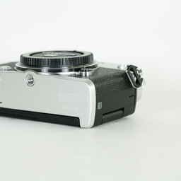 OLYMPUS PEN-F