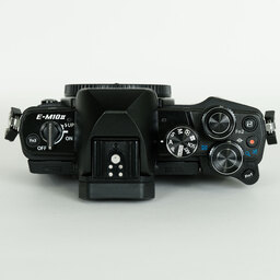 OLYMPUS OM-D E-M10 Mark II OLYMPUS OM-D E-M10 Mark II