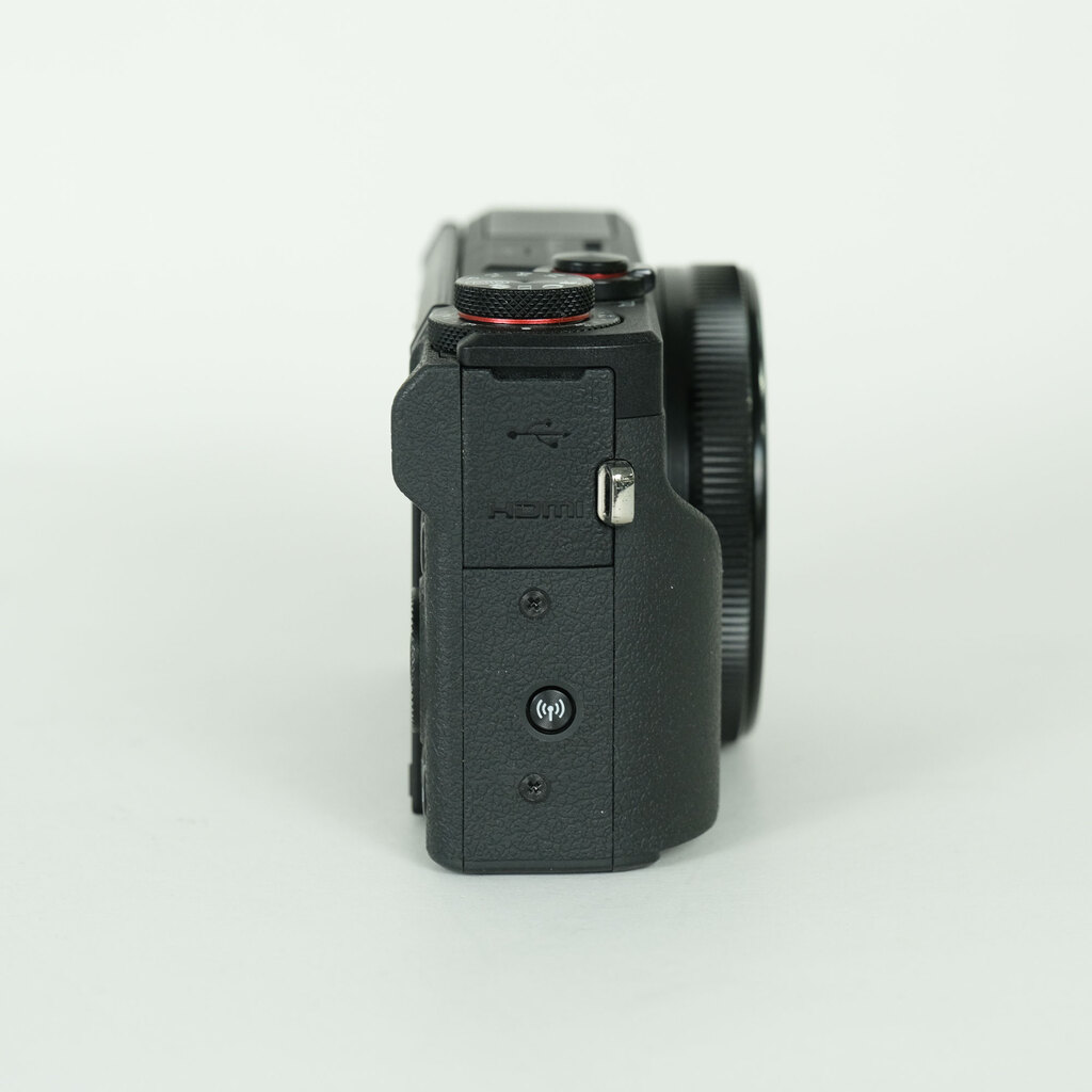 Canon PowerShot G7X Mark III �u���b�N