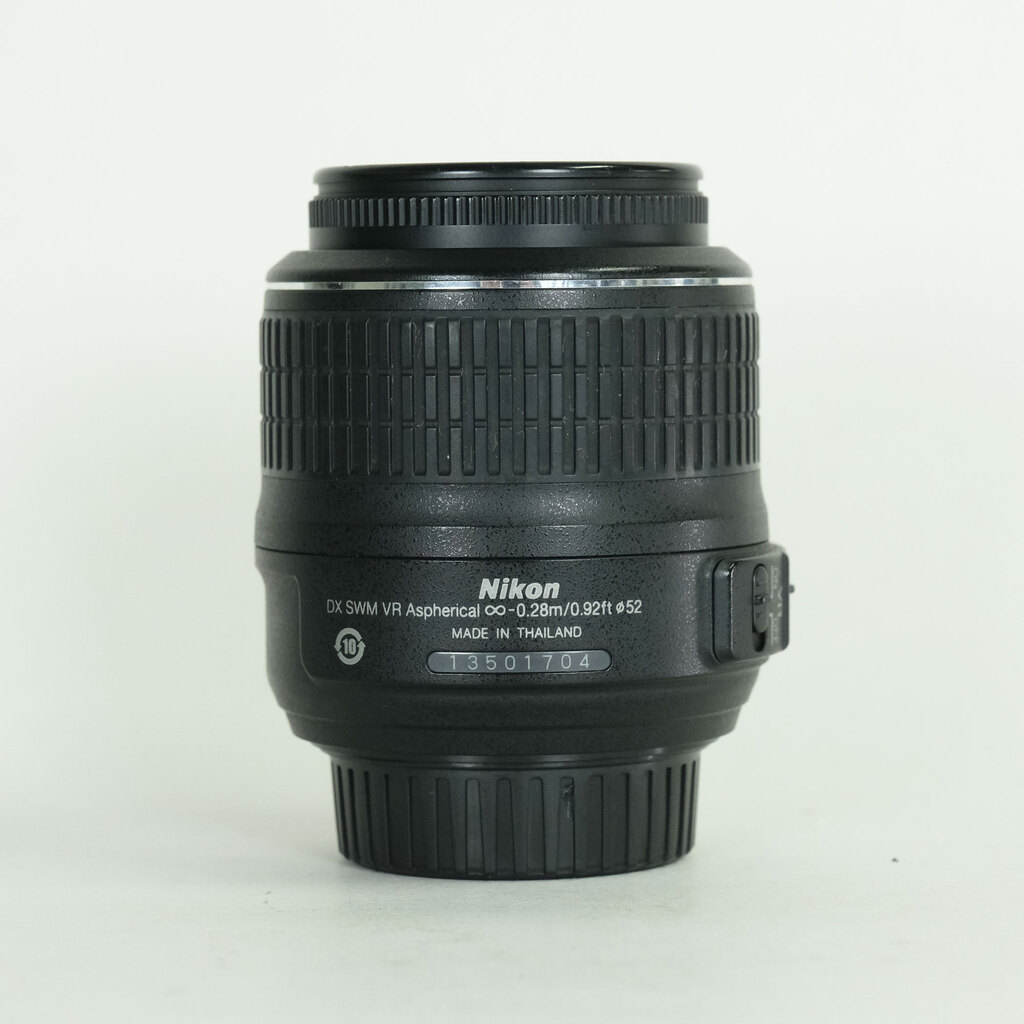 Nikon AF-S DX NIKKOR 18-55mm F3.5-5.6 G VR Nikon AF-S DX NIKKOR 18-55mm F3.5-5.6 G VR