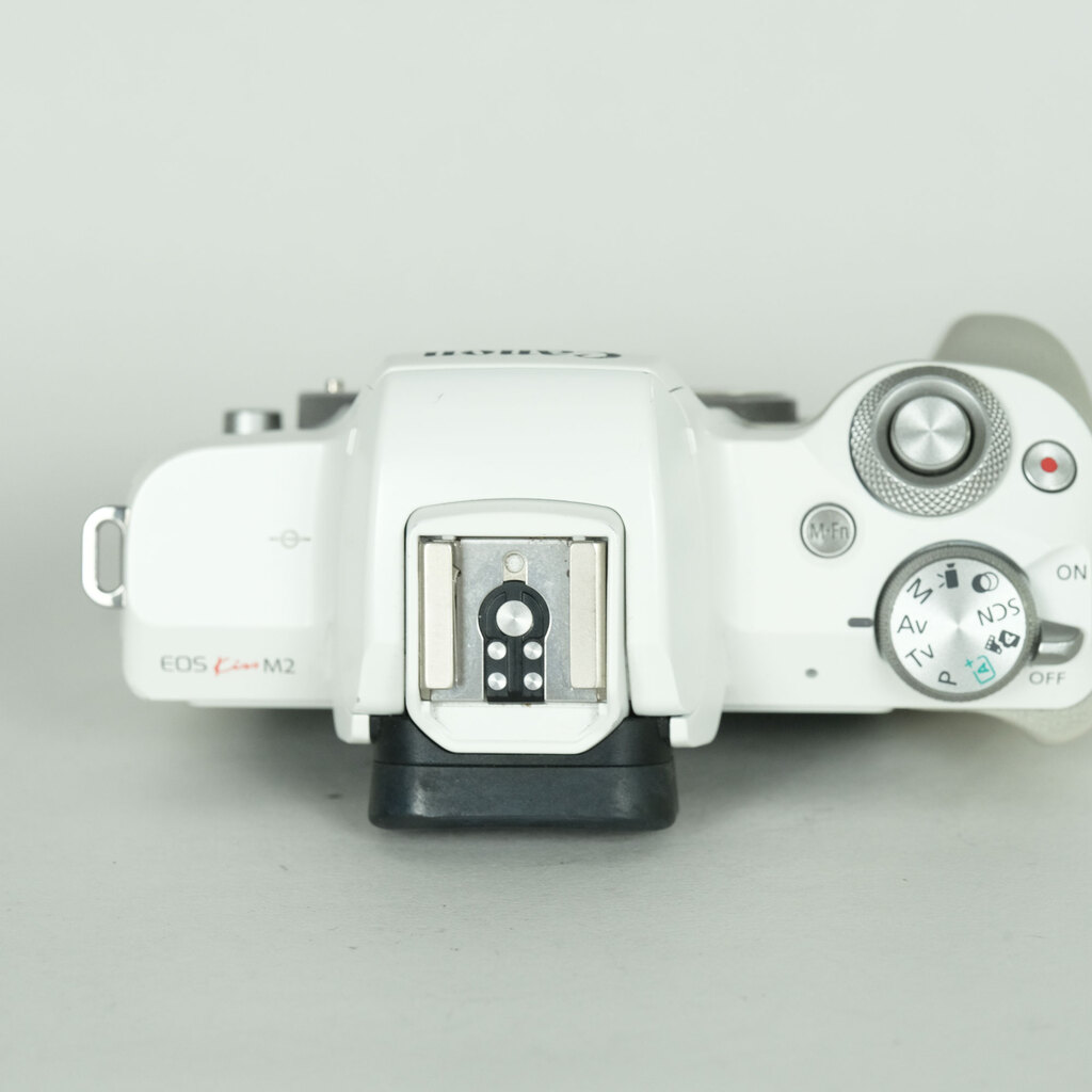 Canon EOS Kiss M2