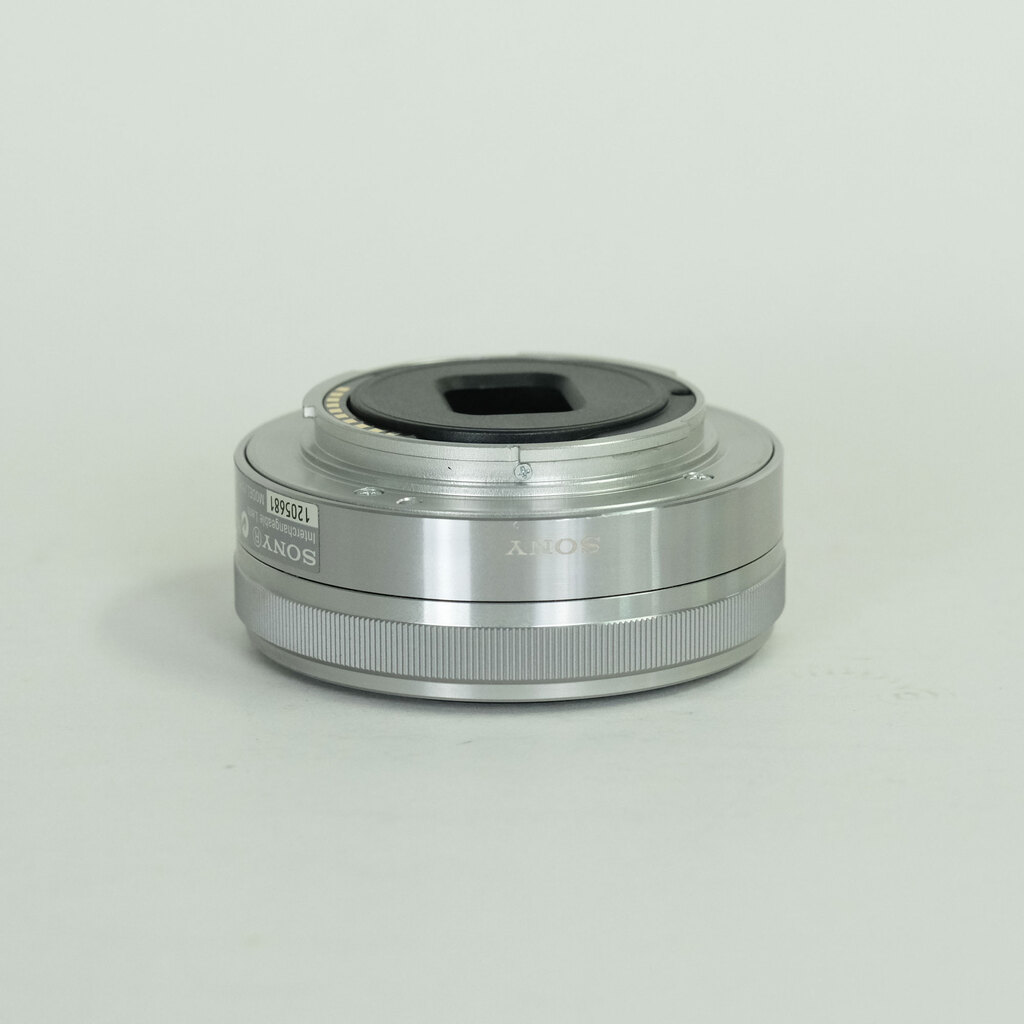 SONY E 16mm F2.8 SEL16F28