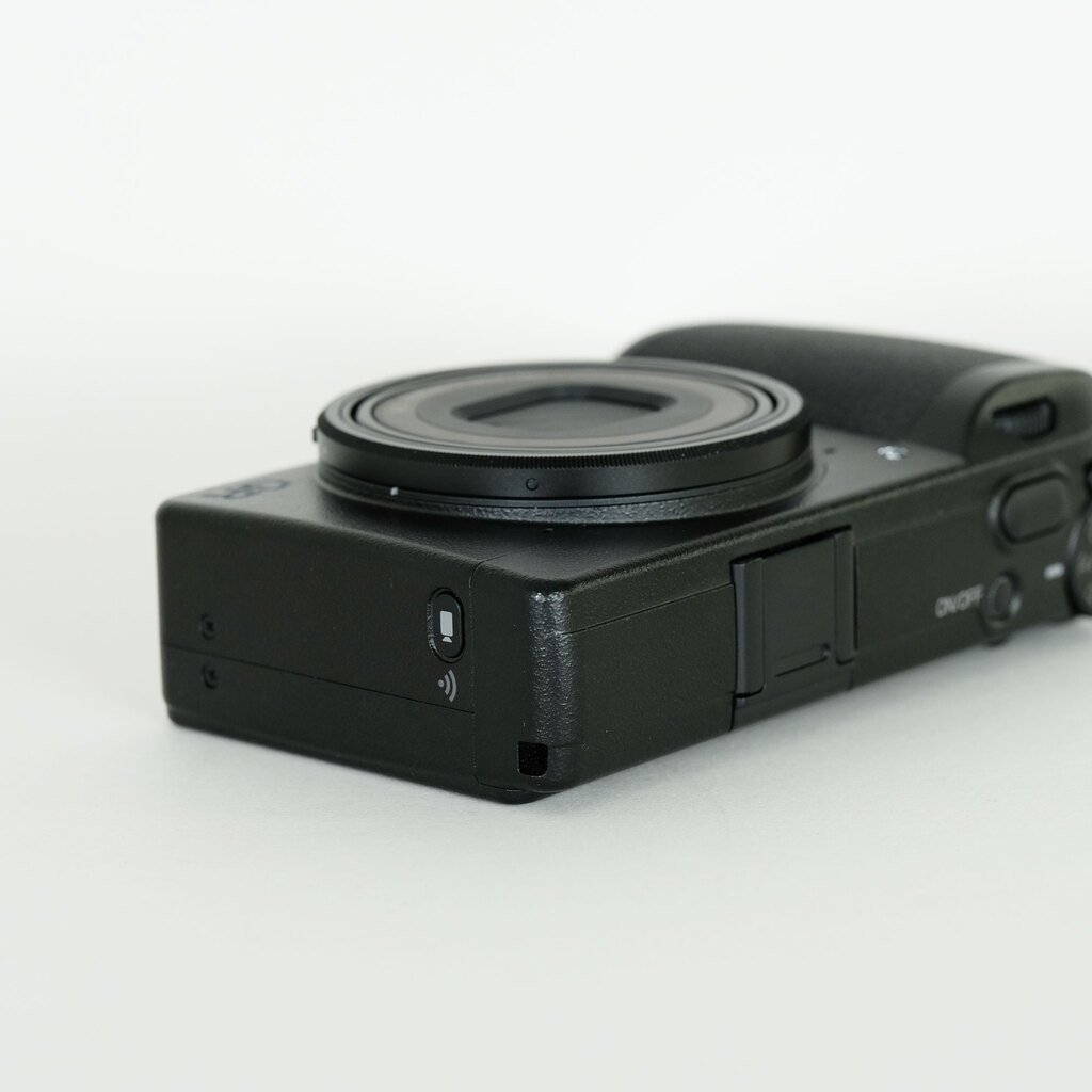 RICOH GR IIIの出品 | ONE SCENE（ワンシーン）