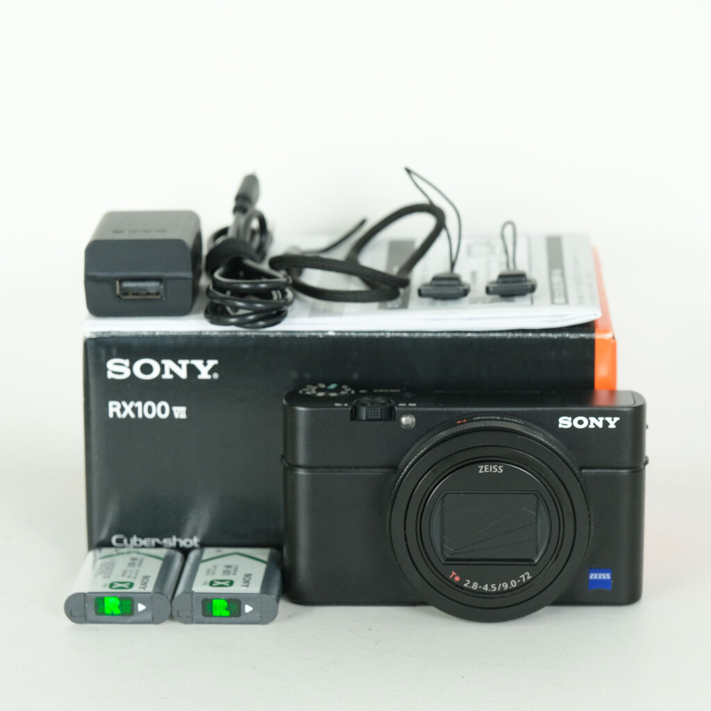SONY Cyber-shot DSC-RX100M7