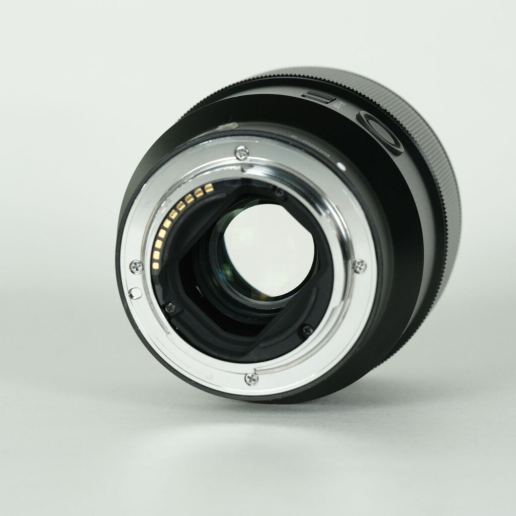 SONY FE 85mm F1.8 SEL85F18の出品 | ONE SCENE（ワンシーン）