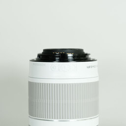 Canon EF-S18-55mm F3.5-5.6 IS STM ホワイト