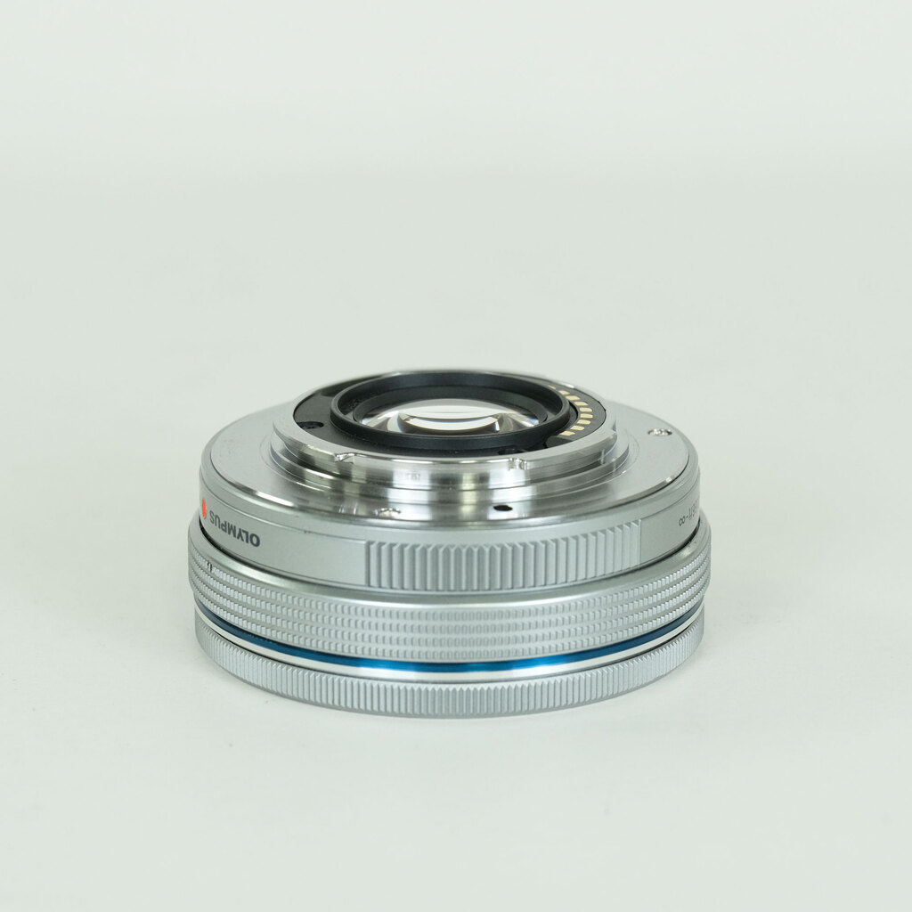 OLYMPUS M.ZUIKO DIGITAL ED 14-42mm F3.5-5.6 EZ シルバー OLYMPUS M.ZUIKO DIGITAL ED 14-42mm F3.5-5.6 EZ シルバー