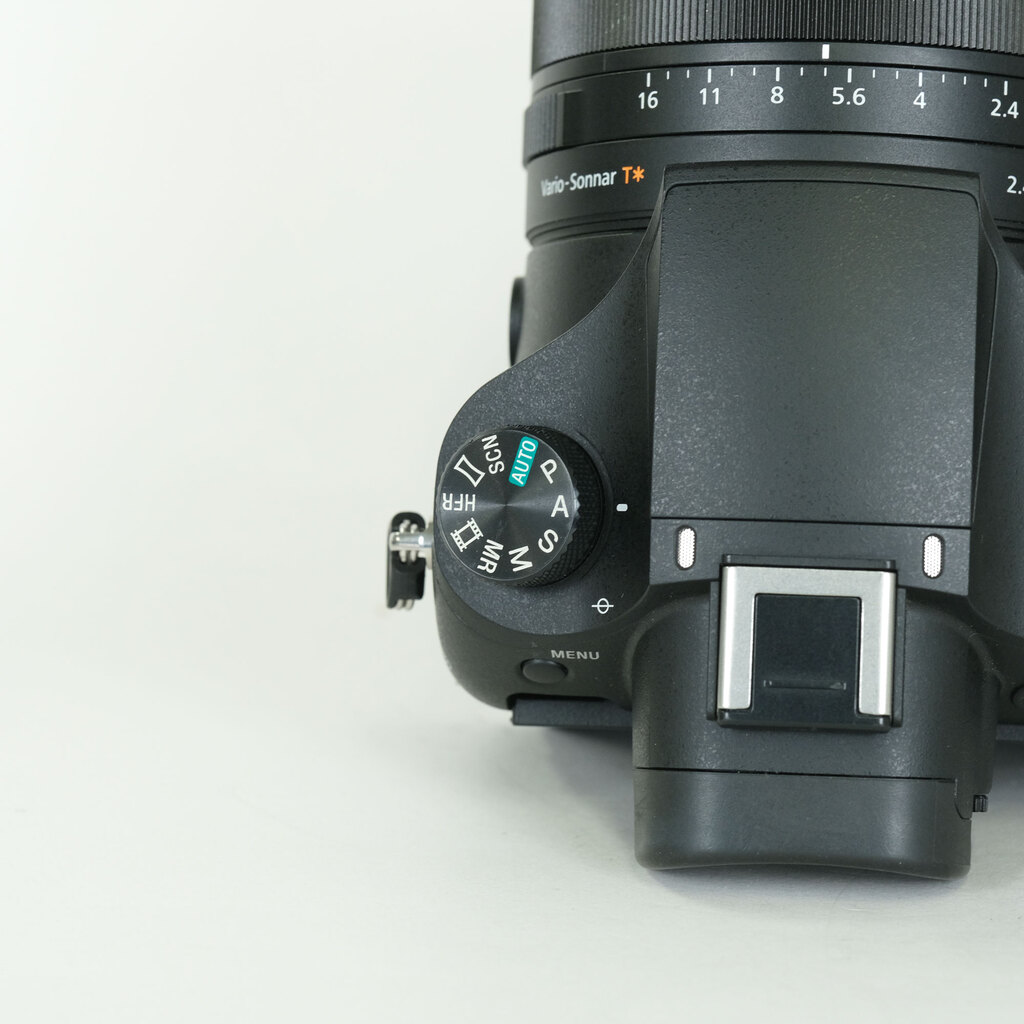 SONY Cyber-shot DSC-RX10M3