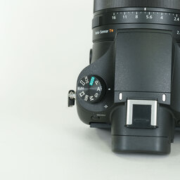 SONY Cyber-shot DSC-RX10M3