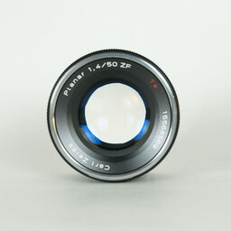 Carl Zeiss Planar T* 50mm F1.4 ZF [ニコンF用]
