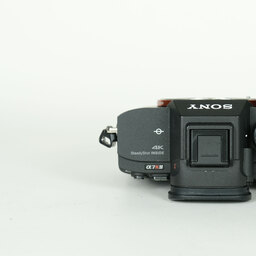 SONY α7RIV ボディ ILCE-7RM4A   【後期モデル 液晶下部にSONYロゴなし】