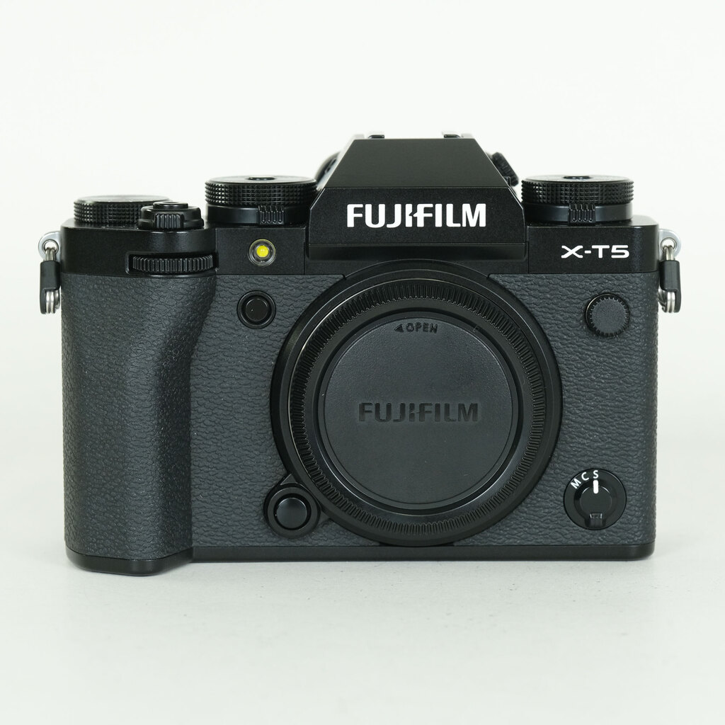 FUJIFILM X-T5