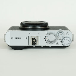 FUJIFILM X-E4
