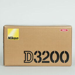 Nikon D3200ボディ レッド