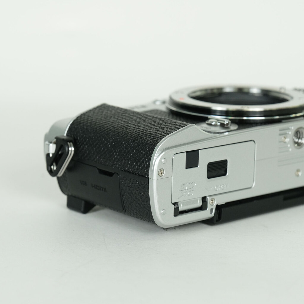 OLYMPUS PEN E-P7