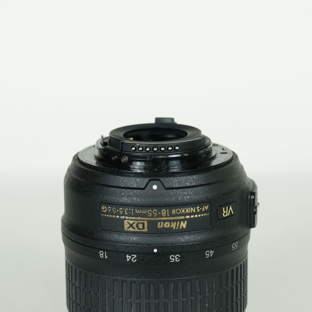 Nikon AF-S DX NIKKOR 18-55mm F3.5-5.6 G VRの出品 | ONE SCENE（ワン