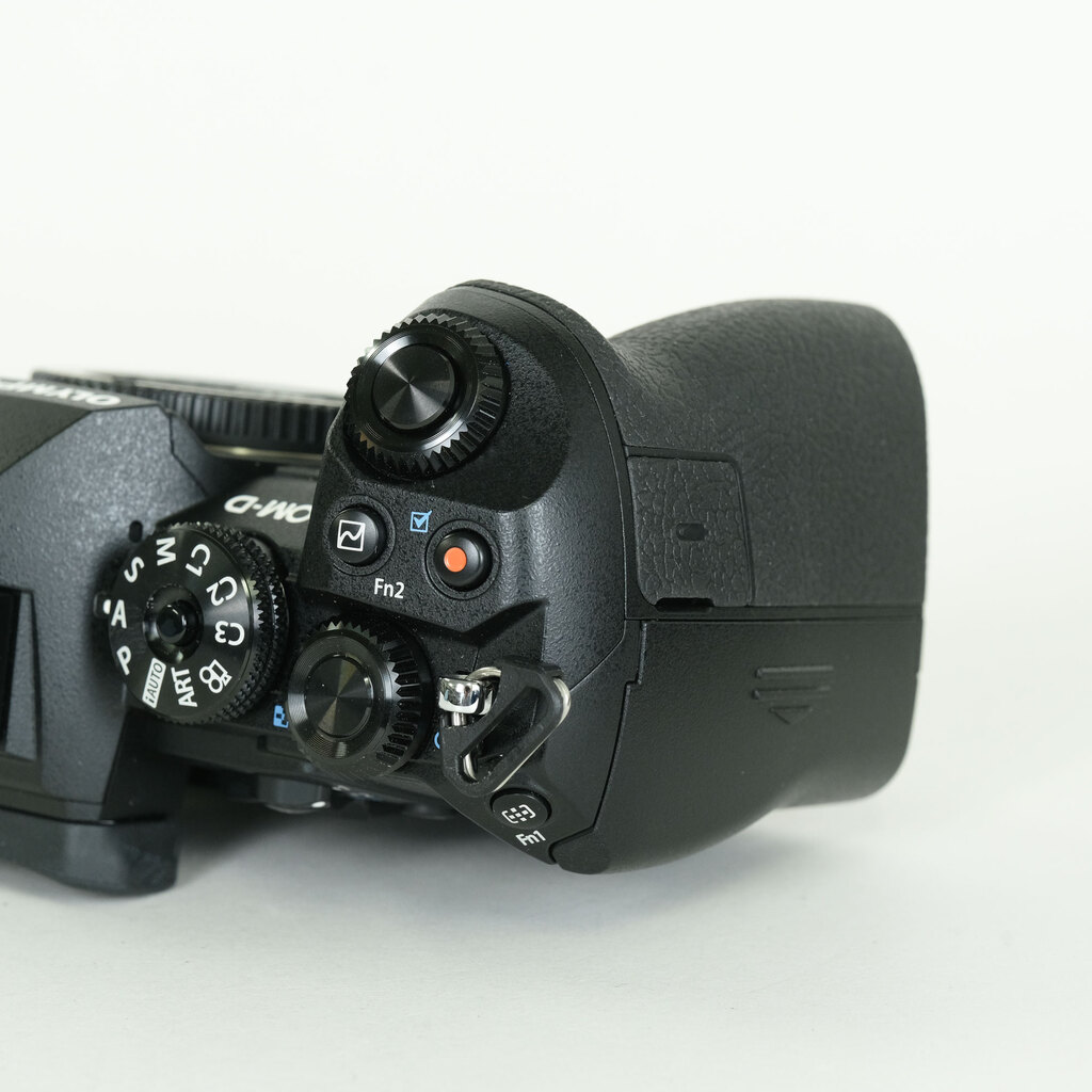 OLYMPUS OM-D E-M1 Mark II