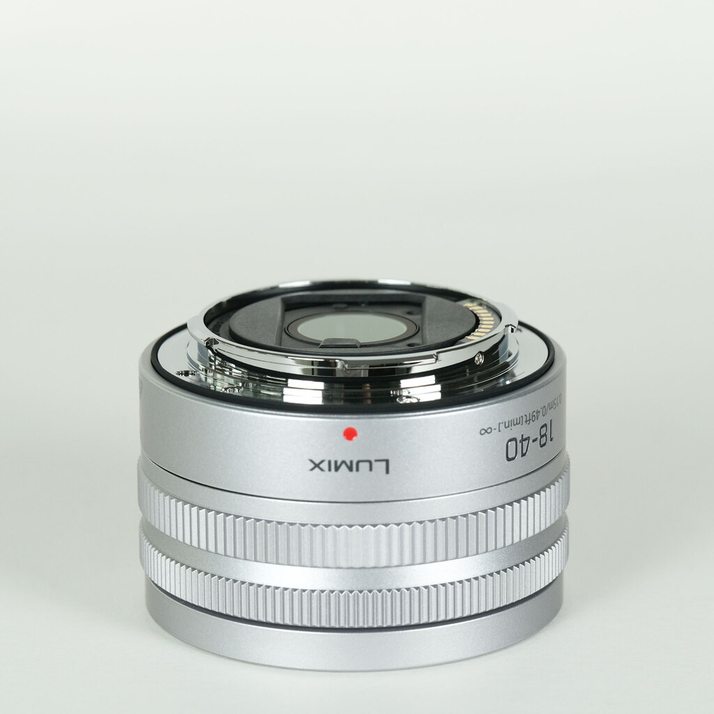 Panasonic LUMIX S 18-40mm F4.5-6.3の出品 | ONE SCENE（ワンシーン）
