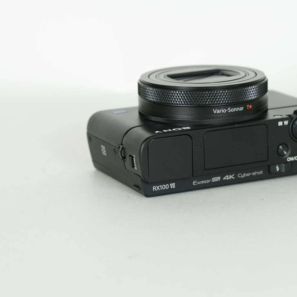 SONY Cyber-shot DSC-RX100M7