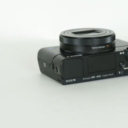 SONY Cyber-shot DSC-RX100M7