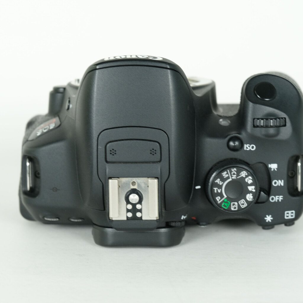 Canon EOS Kiss X7i Canon EOS Kiss X7i
