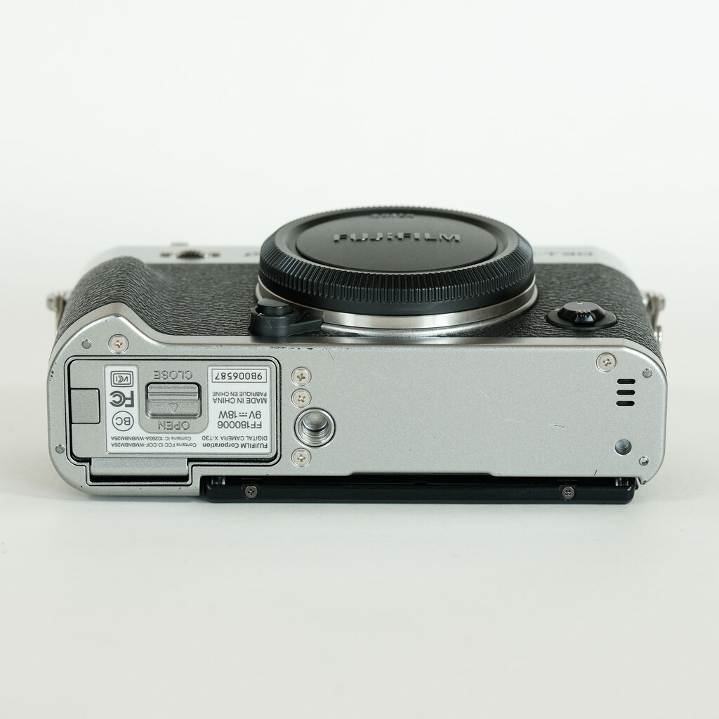 FUJIFILM X-T30
