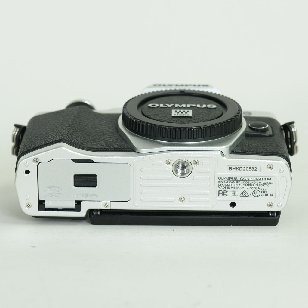 OLYMPUS OM-D E-M10 Mark II