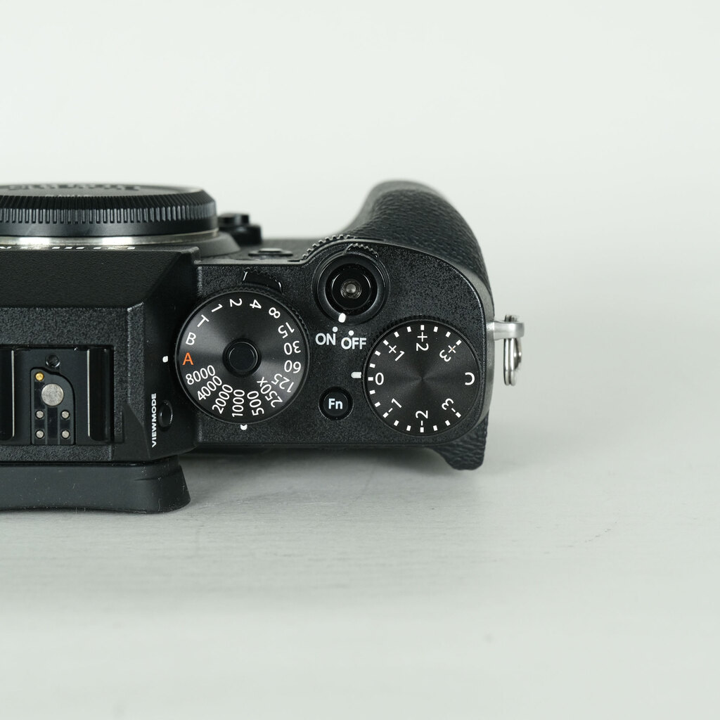 ショット数1回 FUJIFILM X-T2 ボディ ミラーレス一眼 FUJIFILM X-T2の出品 | ONE SCENE（ワンシーン）