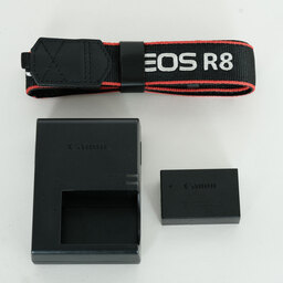 Canon EOS R8