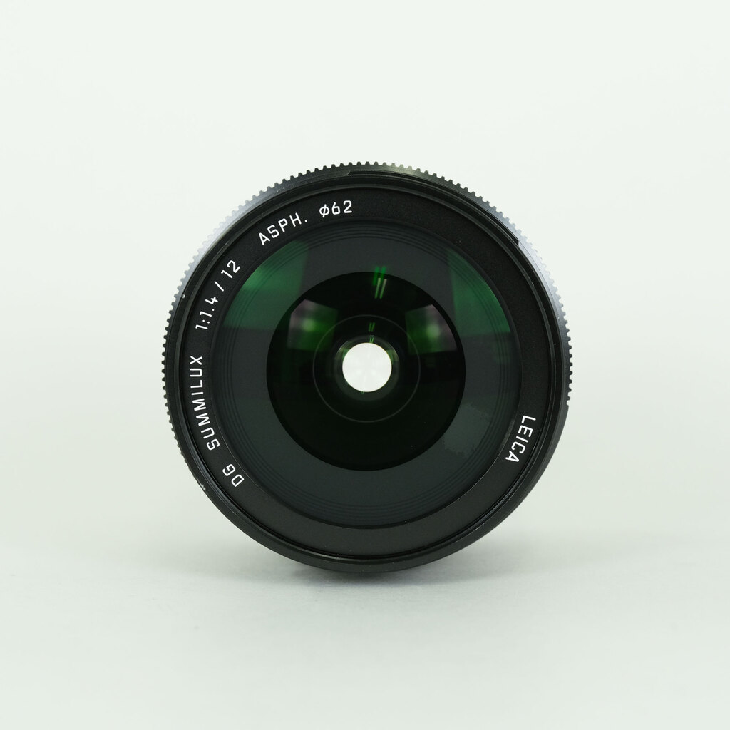 Panasonic LEICA DG SUMMILUX 12mm / F1.4 ASPH. Panasonic LEICA DG SUMMILUX 12mm / F1.4 ASPH.