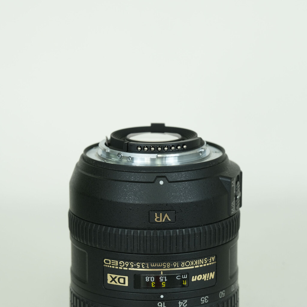 Nikon AF-S DX NIKKOR 16-85mm F3.5-5.6G ED VR Nikon AF-S DX NIKKOR 16-85mm F3.5-5.6G ED VR