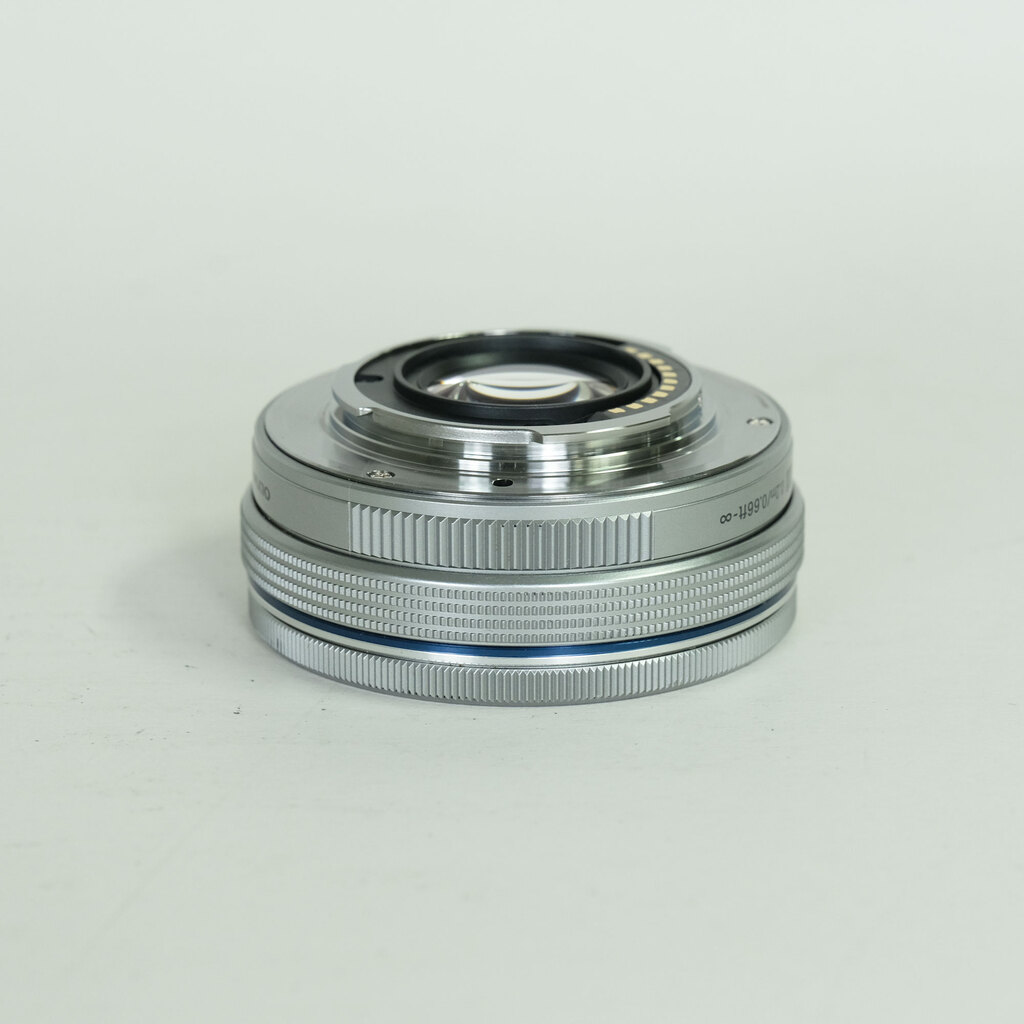 OLYMPUS M.ZUIKO DIGITAL ED 14-42mm F3.5-5.6 EZ シルバー