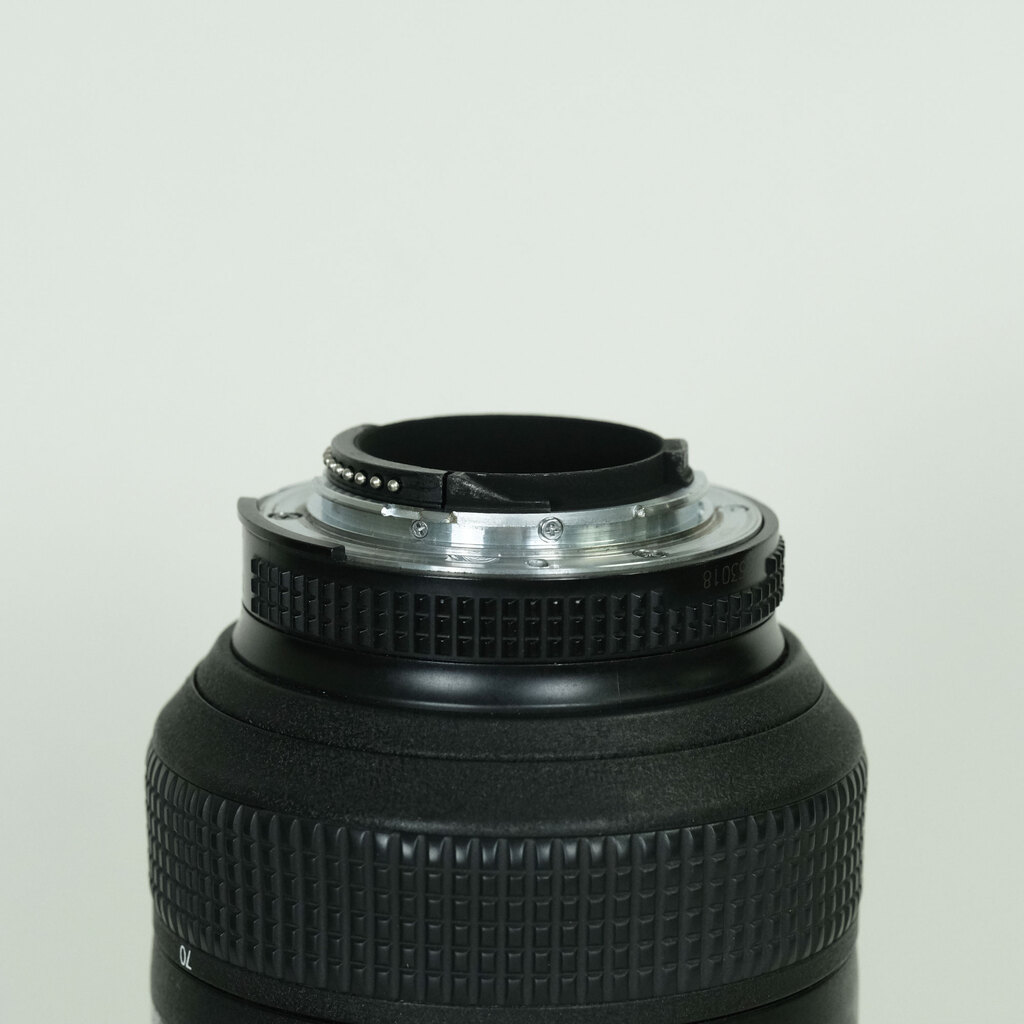 Nikon AF-S ED 28-70mm F2.8 D ブラック