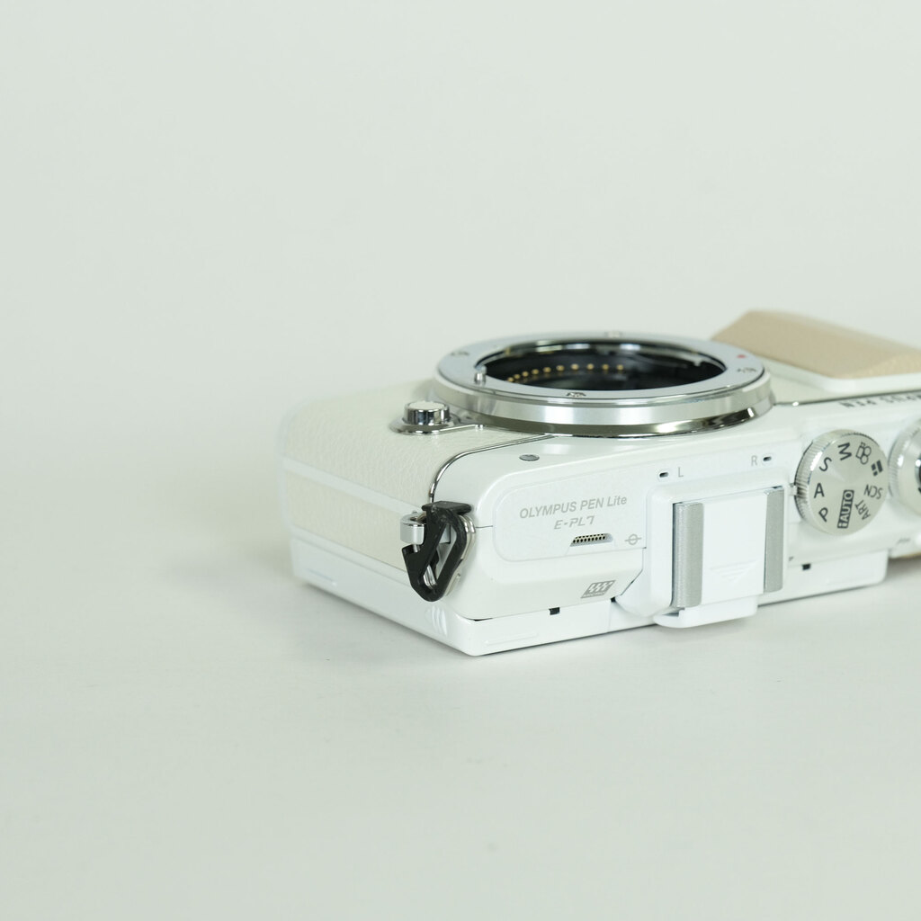 OLYMPUS PEN Lite E-PL7 ボディ ホワイト