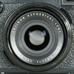 FUJIFILM X100F ブラック