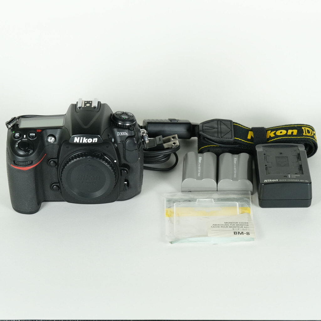 Nikon D300S ボディの出品 | ONE SCENE（ワンシーン）